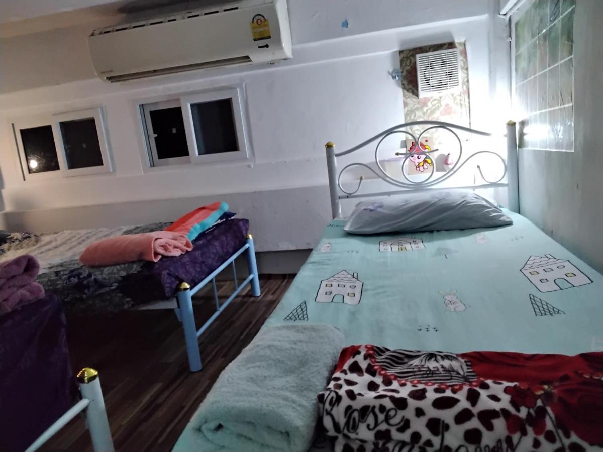Danee Hostel Bangkok Extérieur photo